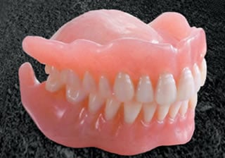 保険の入れ歯の特徴